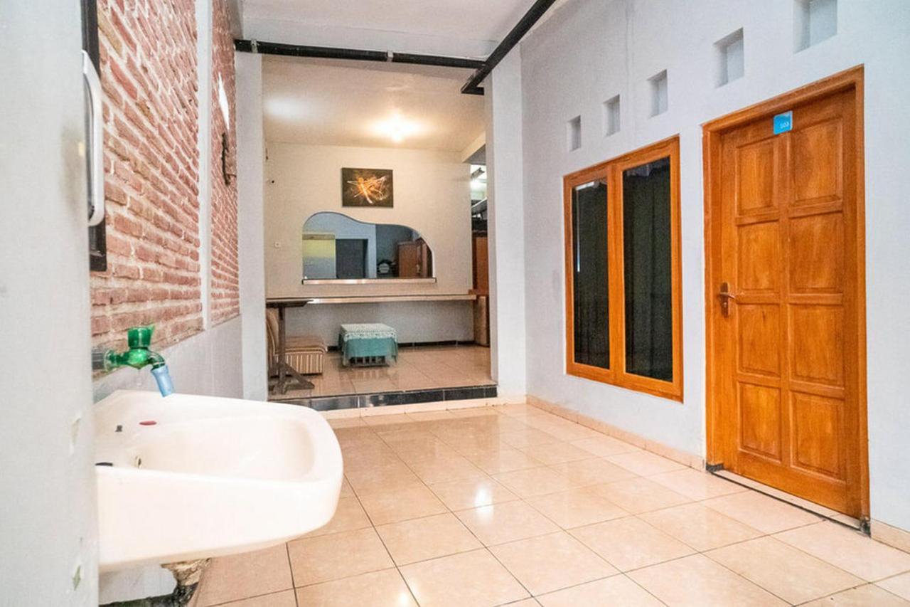 Jotel Guest House Mitra Reddoorz Pulauberayan Zewnętrze zdjęcie